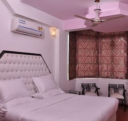 The Royal Court Hotell Nainital Eksteriør bilde