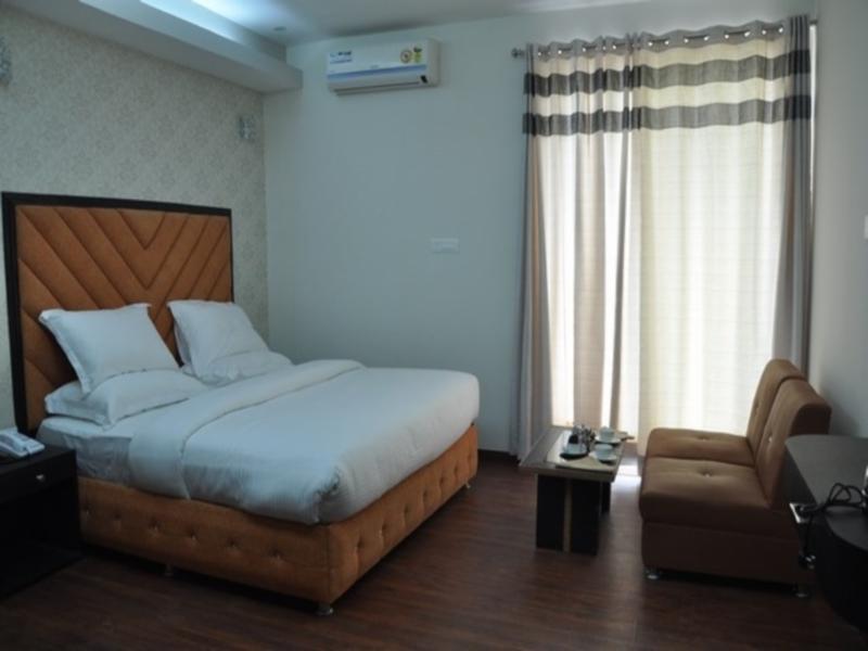 The Royal Court Hotell Nainital Eksteriør bilde