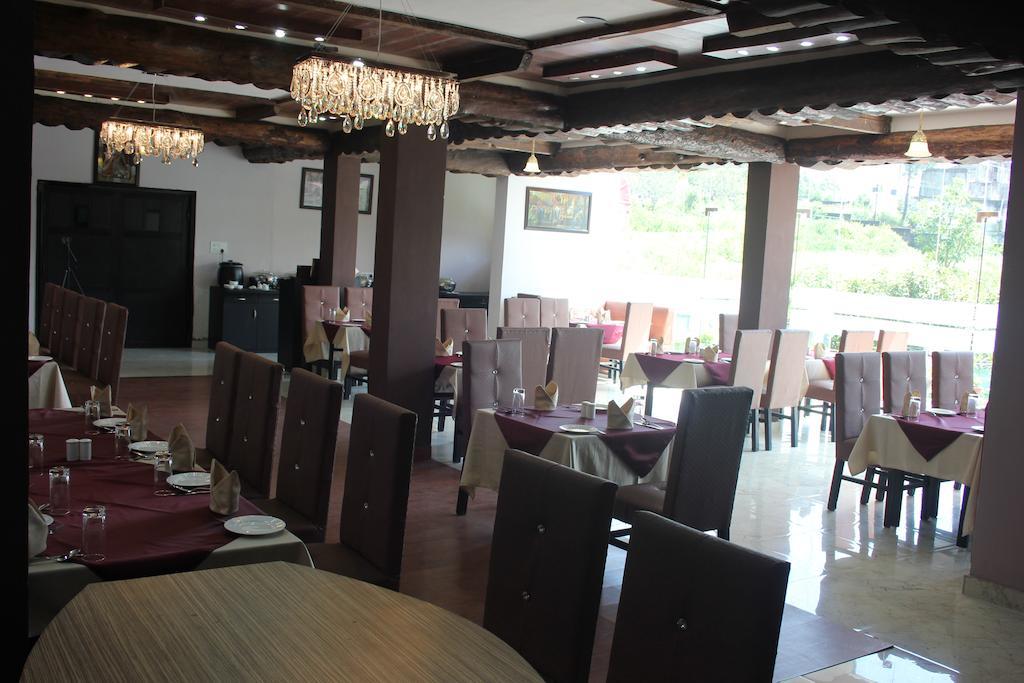 The Royal Court Hotell Nainital Eksteriør bilde