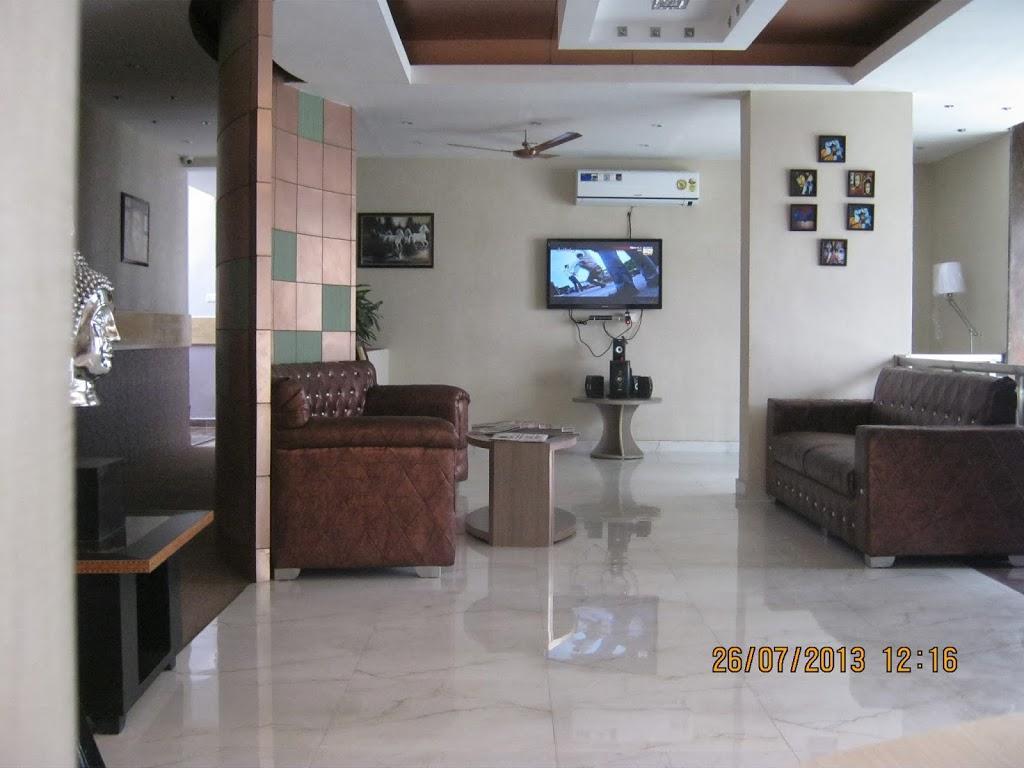 The Royal Court Hotell Nainital Eksteriør bilde