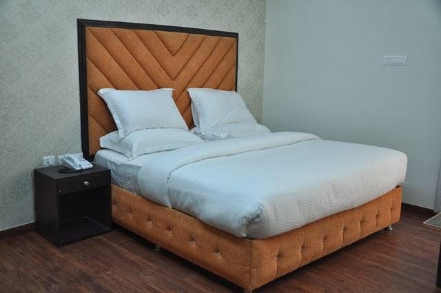 The Royal Court Hotell Nainital Eksteriør bilde